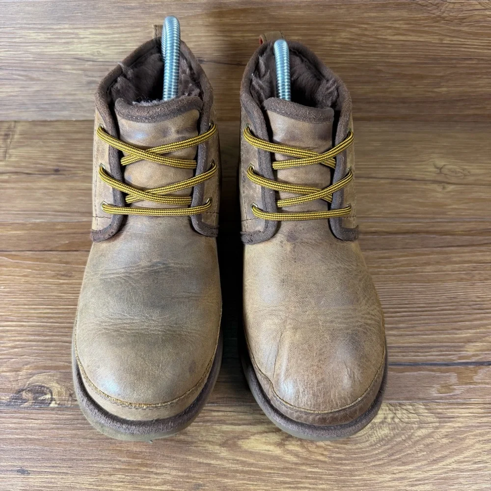 UGG Neumel‎ II Weather Boot Youth Size 4 Leather Winter Shoes Snow Boots